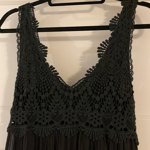 Beautiful Crochet/lace sheer tank top - Picture 2 of 3